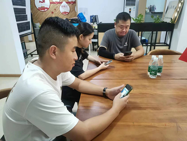 党员集中指导.jpg